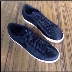 Nike Blazer low casual sneaker tennis shoes